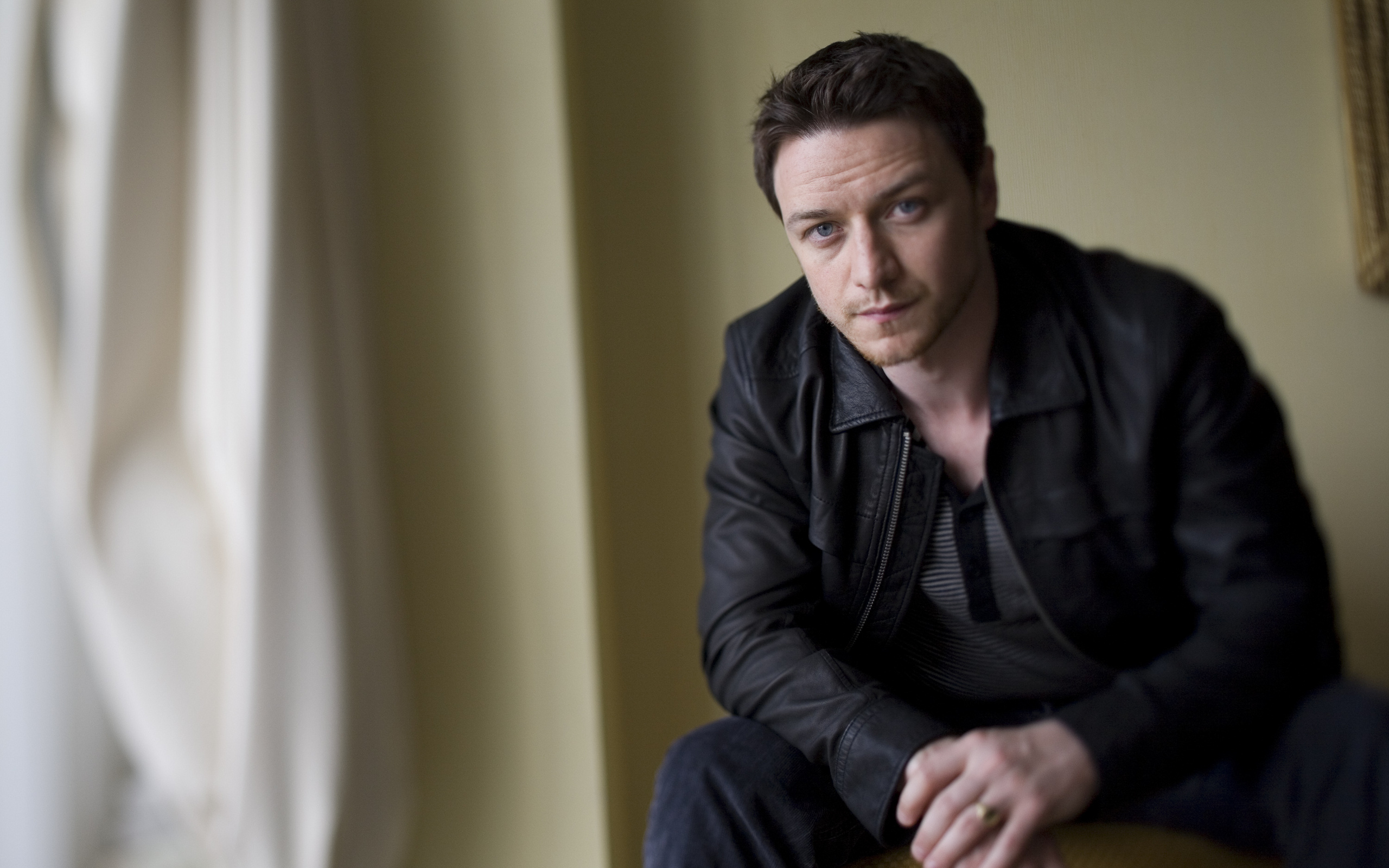 2560x1600 Actor, James McAvoy, Scottish, James McAvoy windows wallpaper