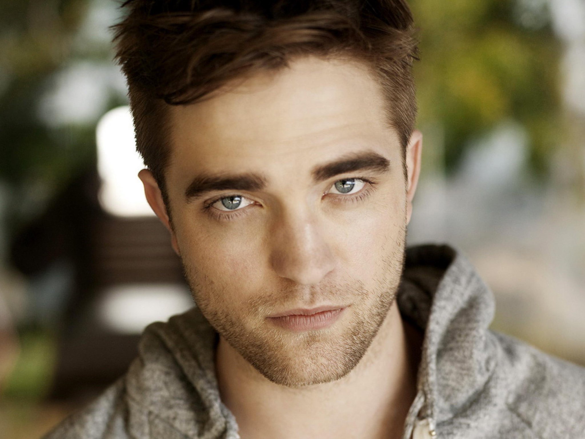 2048x1536 Actor, Blue Eyes, Bokeh, English, Man, Robert Pattinson, Robert Pattinson windows wallpaper