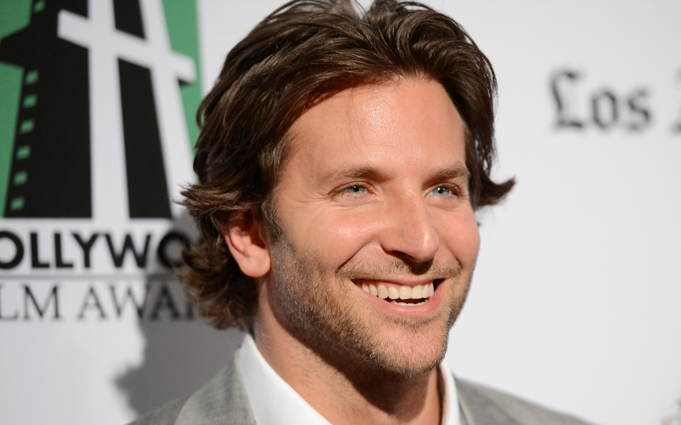 2880x1800 Actor, American, Bradley Cooper, Bradley Cooper background hd