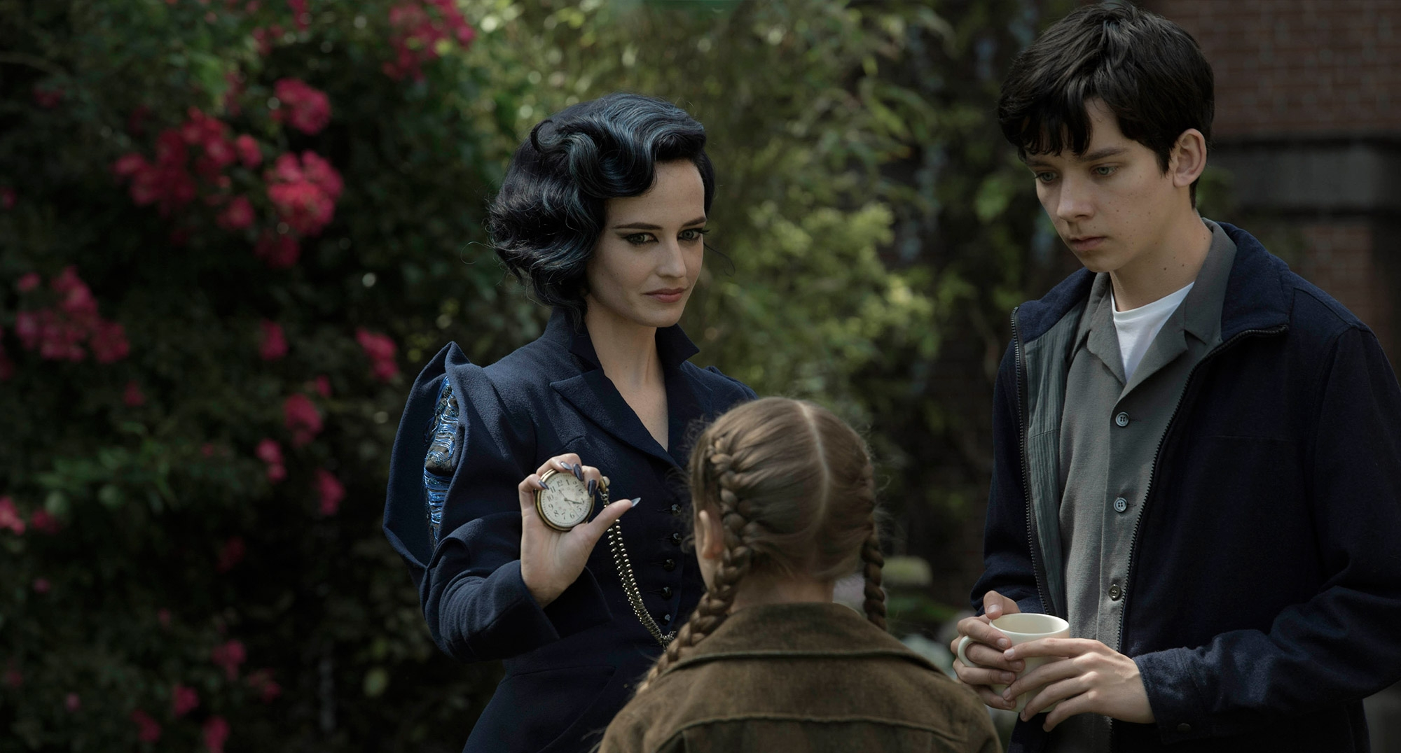 2000x1076 Asa Butterfield, Eva Green, Georgia Pemberton, Miss Peregrines Home for Peculiar Children, Eva Green background