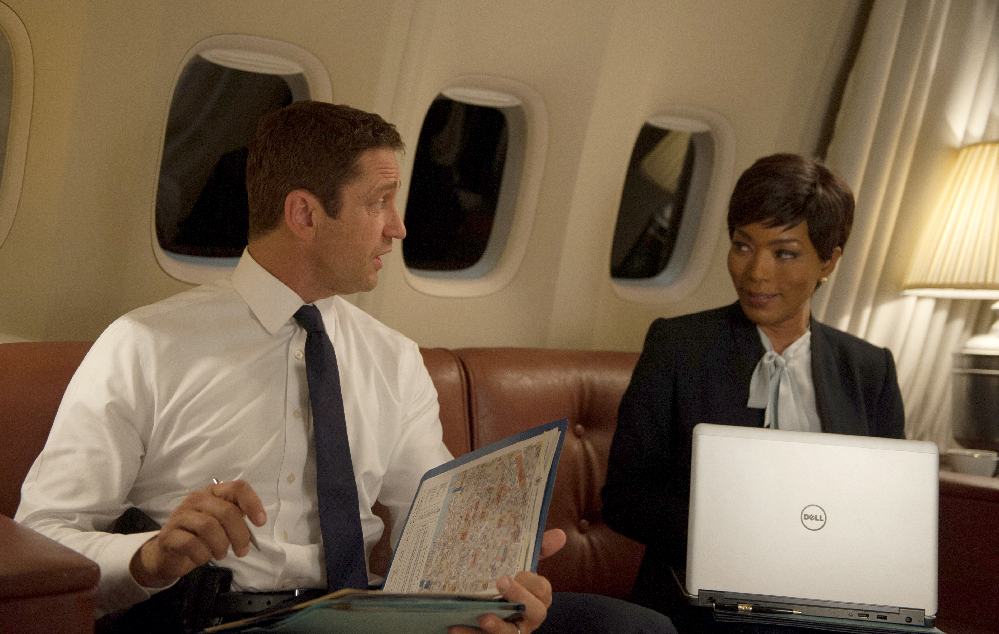 3780x2400 Angela Bassett, Gerard Butler, Lynne Jacobs, Mike Banning, Gerard Butler background hd