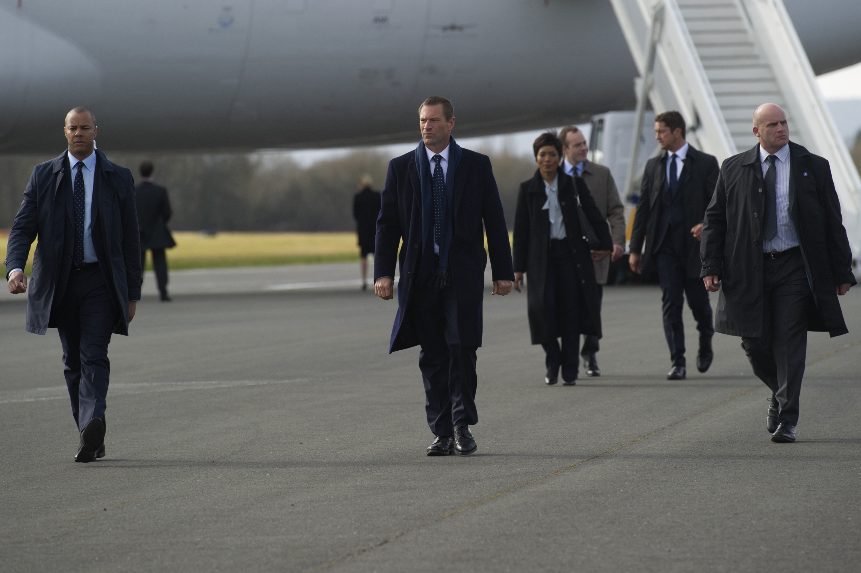 2847x1894 Aaron Eckhart, Angela Bassett, Benjamin Asher, Gerard Butler, Lynne Jacobs, Mike Banning, Gerard Butler hd background